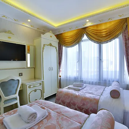 Nayla Palace Отель 2*