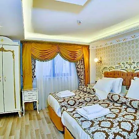 Nayla Palace 2*
