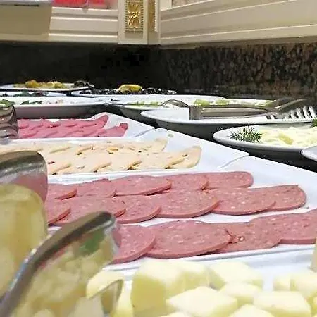 Otel Nayla Palace 2*