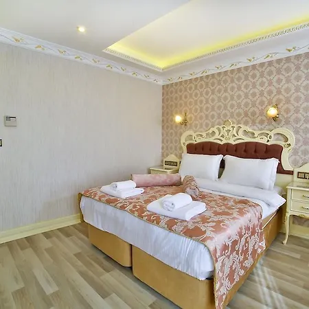 Nayla Palace Otel 2*