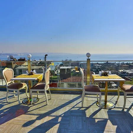 Nayla Palace Hotel